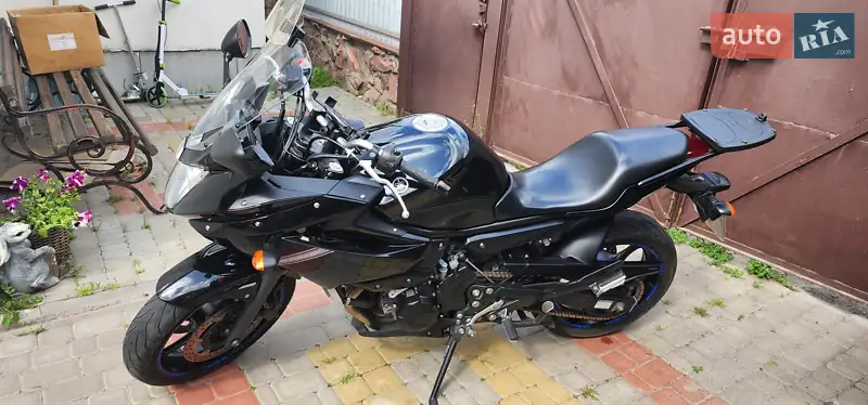 Yamaha XJ6 2012