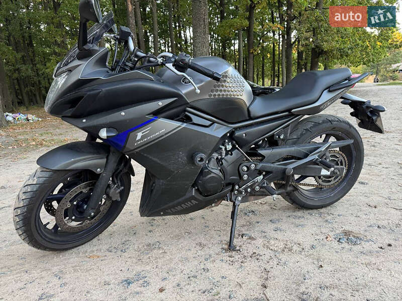 Мотоцикл Без обтікачів (Naked bike) Yamaha XJ6 2013 в Вінниці