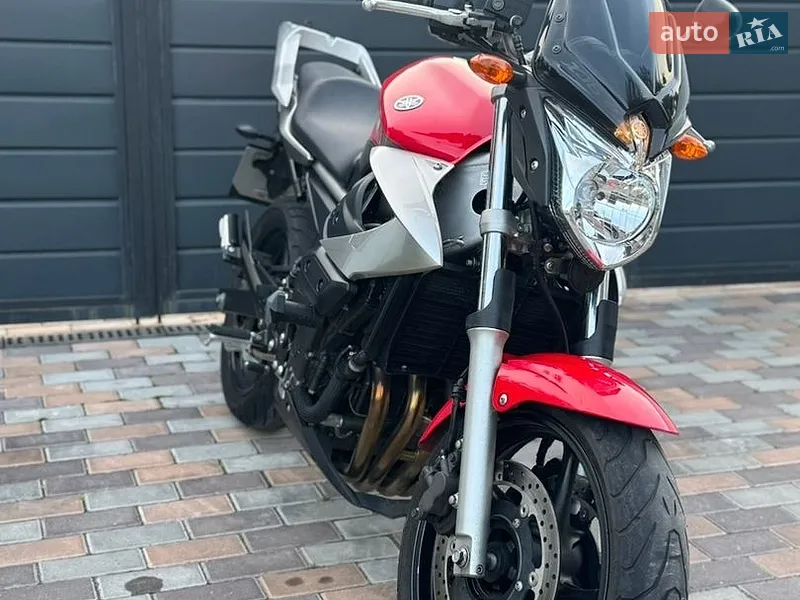 Yamaha XJ6 2016