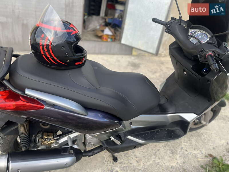 Макси-скутер Yamaha YP 2006 в Каменец-Подольском