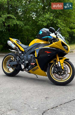 Спортбайк Yamaha YZF R1 2009 в Киеве