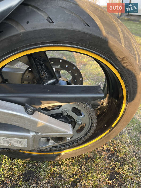 Спортбайк Yamaha YZF R1 1998 в Львове фото 4 Спортбайк Yamaha YZF R1 1998 в Львове