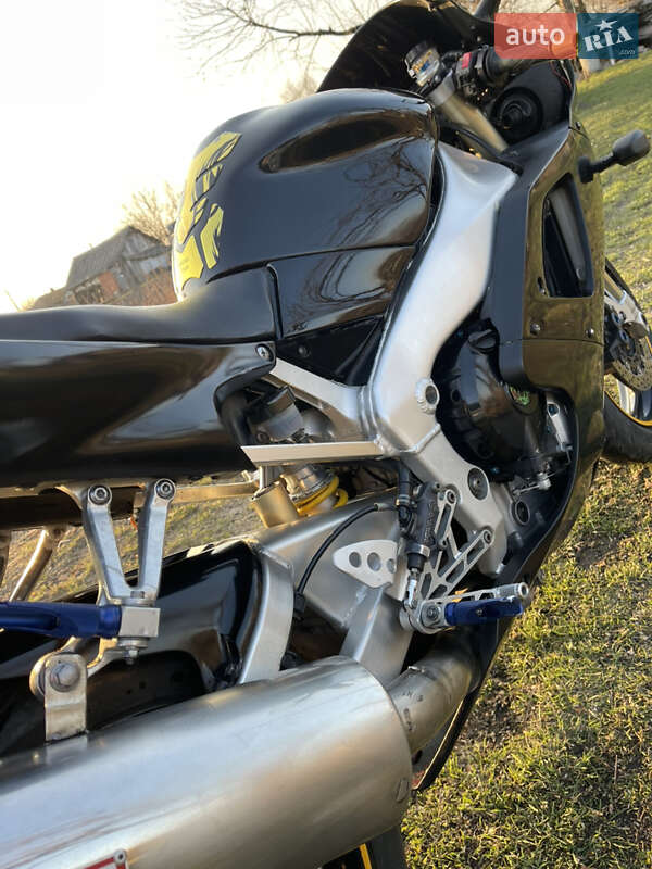 Спортбайк Yamaha YZF R1 1998 в Львове фото 14 Спортбайк Yamaha YZF R1 1998 в Львове