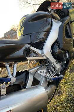 Спортбайк Yamaha YZF R1 1998 в 