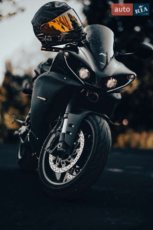 Спортбайк Yamaha YZF R1 2013 в 