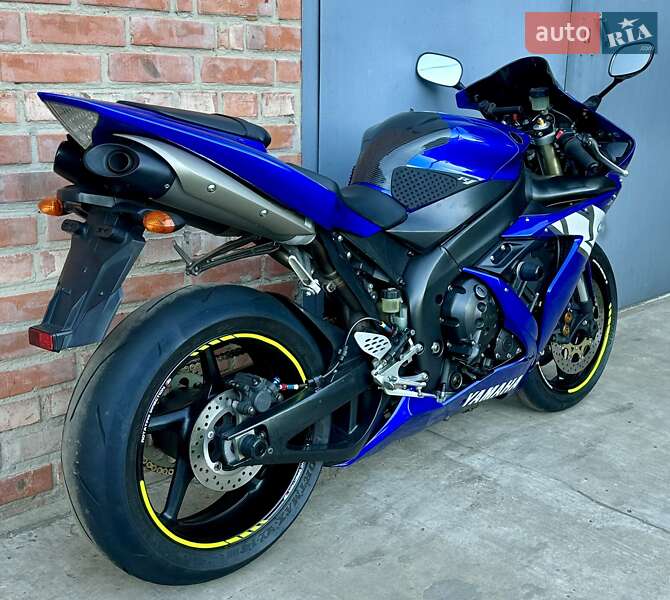 Спортбайк Yamaha YZF R1 2004 в Каневе