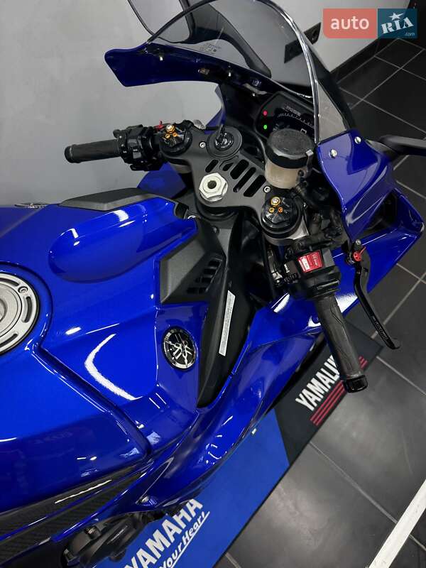 Спортбайк Yamaha YZF R1 2022 в Кропивницком