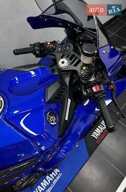 Спортбайк Yamaha YZF R1 2022 в 