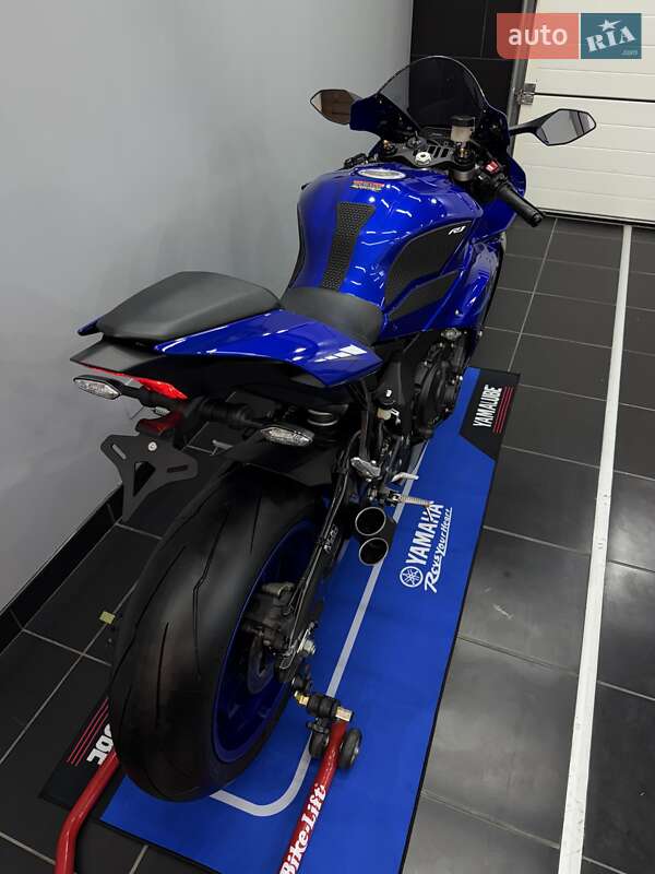 Спортбайк Yamaha YZF R1 2022 в Кропивницком