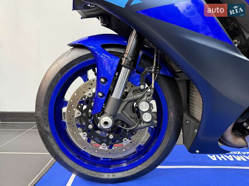 Спортбайк Yamaha YZF R1 2022 в Кропивницком