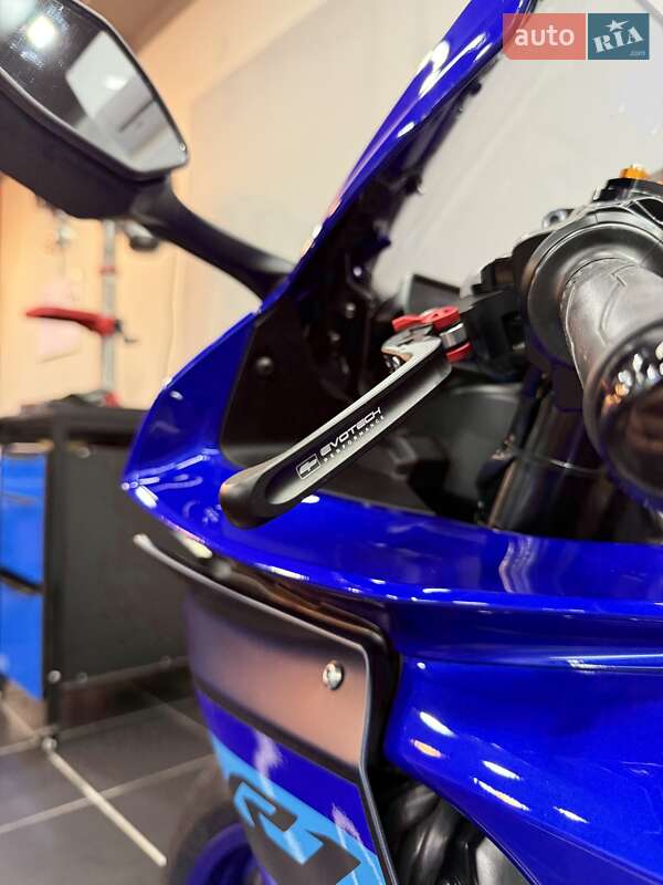 Спортбайк Yamaha YZF R1 2022 в Кропивницком