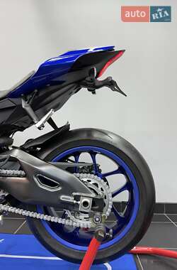 Спортбайк Yamaha YZF R1 2022 в 