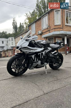 Спортбайк Yamaha YZF R1 2024 в 