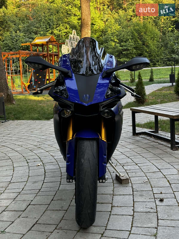 Спортбайк Yamaha YZF R1 2019 в Золочеві