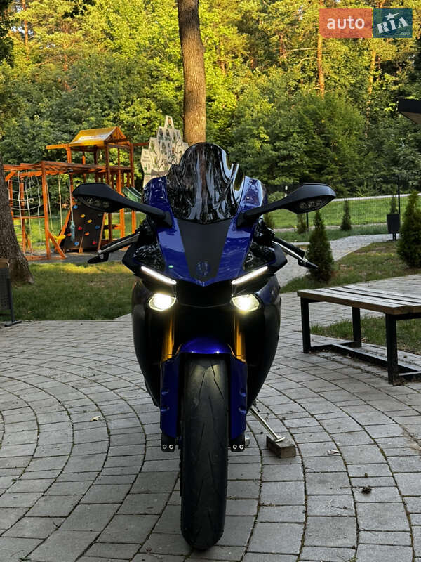 Спортбайк Yamaha YZF R1 2019 в Золочеві