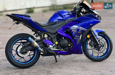 Мотоцикл Без обтекателей (Naked bike) Yamaha YZF-R25 2017 в 