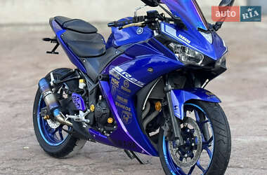 Мотоцикл Без обтекателей (Naked bike) Yamaha YZF-R25 2017 в 