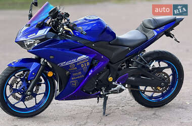 Мотоцикл Без обтекателей (Naked bike) Yamaha YZF-R25 2017 в 