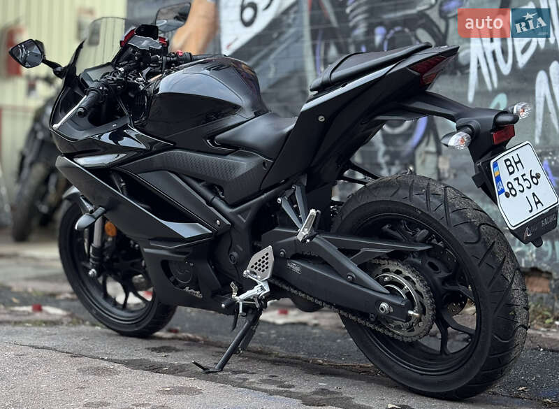 Спортбайк Yamaha YZF-R25 2021 в Киеве
