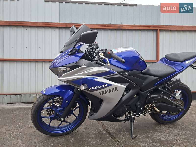 Yamaha YZF-R25 2015