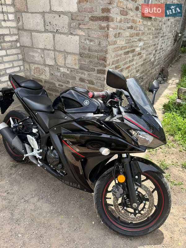 Спортбайк Yamaha YZF-R3 2018 в 