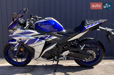 Спортбайк Yamaha YZF-R3 2015 в 