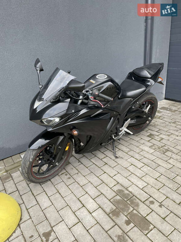 Спортбайк Yamaha YZF-R3 2015 в Луцьку фото 3 Спортбайк Yamaha YZF-R3 2015 в Луцьку