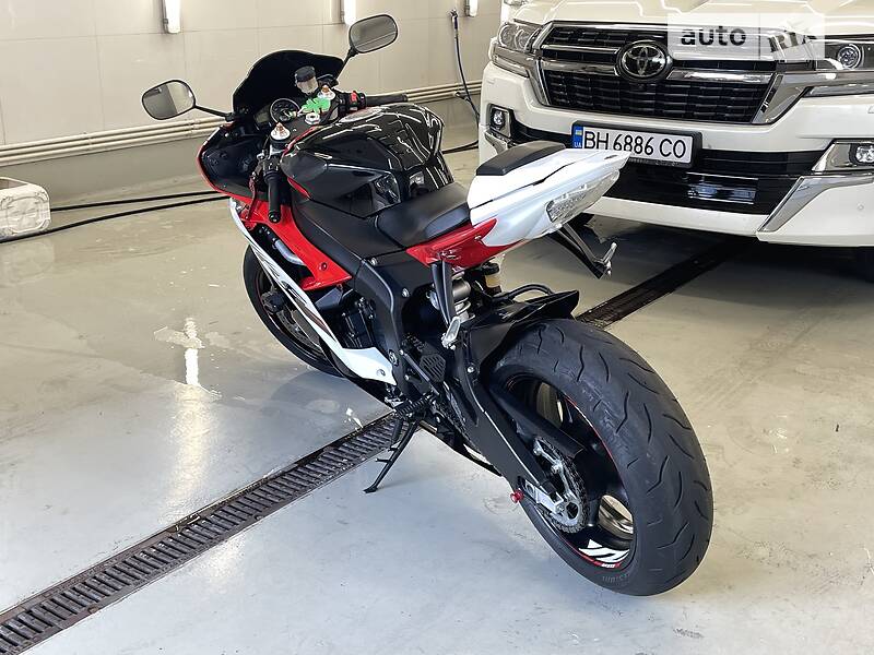 Спортбайк Yamaha YZF R6 2015 в Одессе