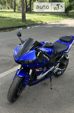 Спортбайк Yamaha YZF R6 2005 в 