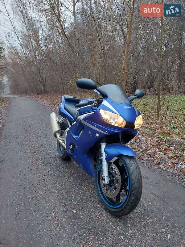 Спортбайк Yamaha YZF R6 2000 в 