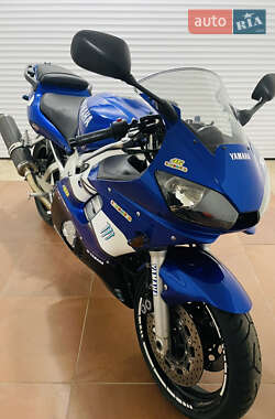 Спортбайк Yamaha YZF R6 2001 в Києві