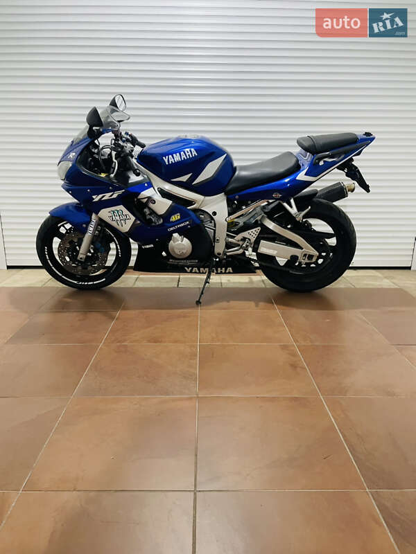 Спортбайк Yamaha YZF R6 2001 в Киеве