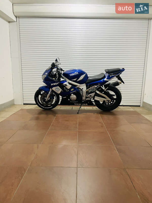 Спортбайк Yamaha YZF R6 2001 в Киеве
