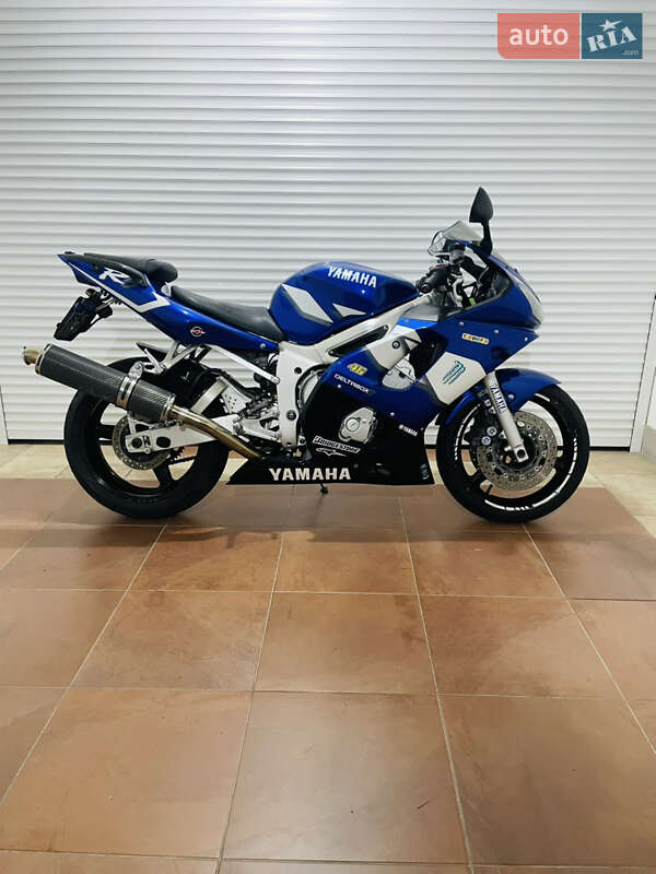 Спортбайк Yamaha YZF R6 2001 в Киеве