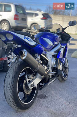 Спортбайк Yamaha YZF R6 2002 в 