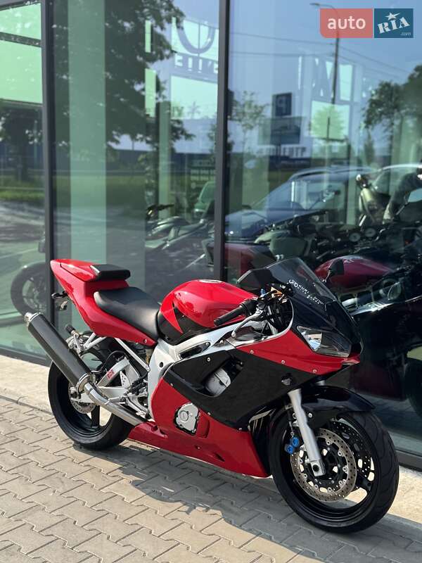 Спортбайк Yamaha YZF R6 2001 в Рівному
