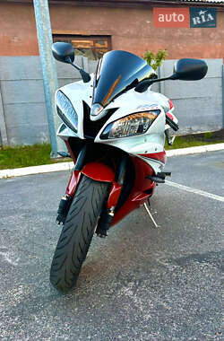 Спортбайк Yamaha YZF R6 2007 в 