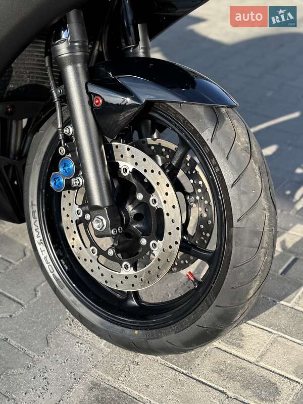 Спортбайк Yamaha YZF R6 2005 в Ровно
