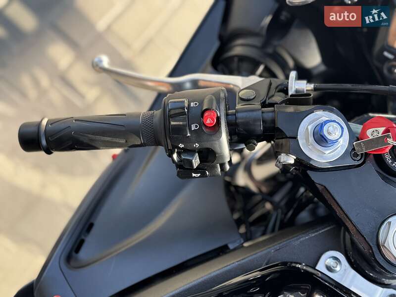 Спортбайк Yamaha YZF R6 2005 в Ровно