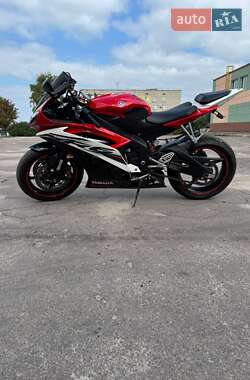 Спортбайк Yamaha YZF R6 2011 в 
