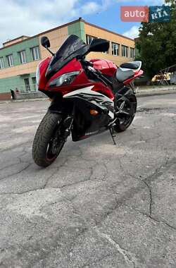 Спортбайк Yamaha YZF R6 2011 в 