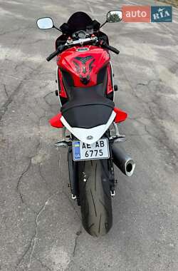 Спортбайк Yamaha YZF R6 2011 в 
