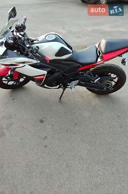 Спортбайк Yamaha YZF 2015 в Киеве