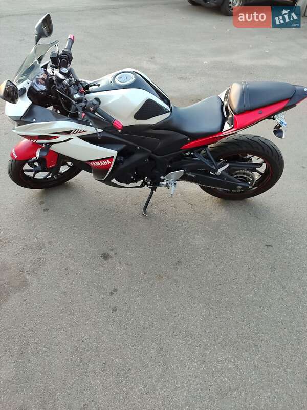 Yamaha YZF 2015