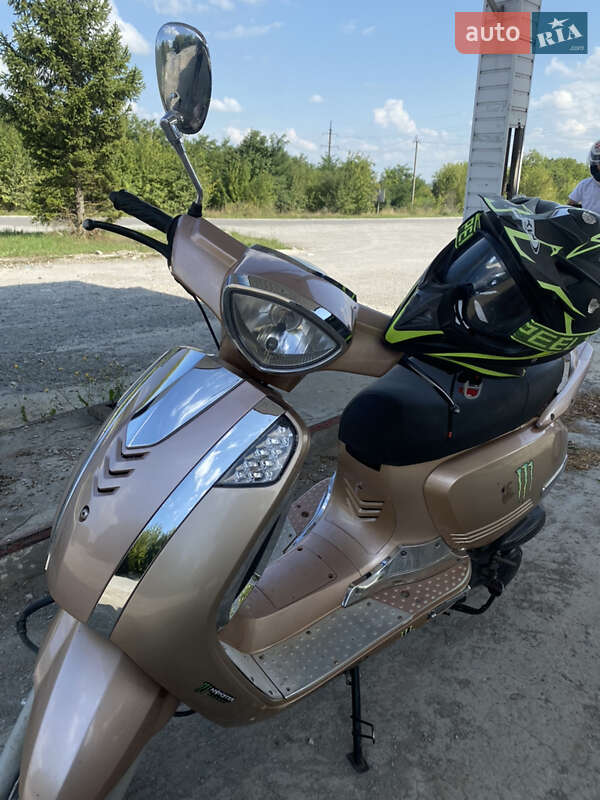 Скутер ретро YiBen YB 125T-12 2014 в Борщеве