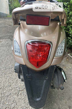 Скутер ретро YiBen YB 125T-12 2014 в Борщеве