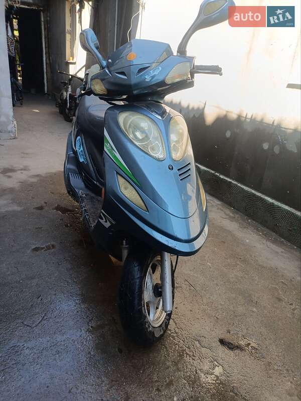 Скутер YiBen YB 125T-12 2013 в 