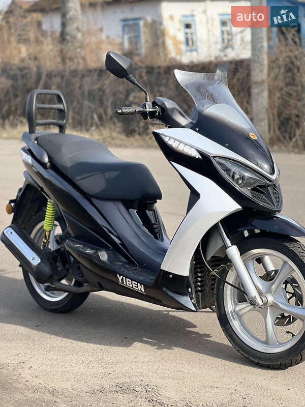 Максі-скутер YiBen YB 150T-10 2013 в Борзні