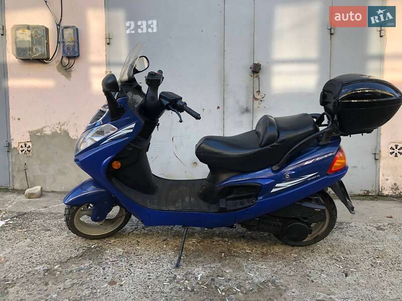 Макси-скутер YiBen YB 150T-10 2008 в Черновцах