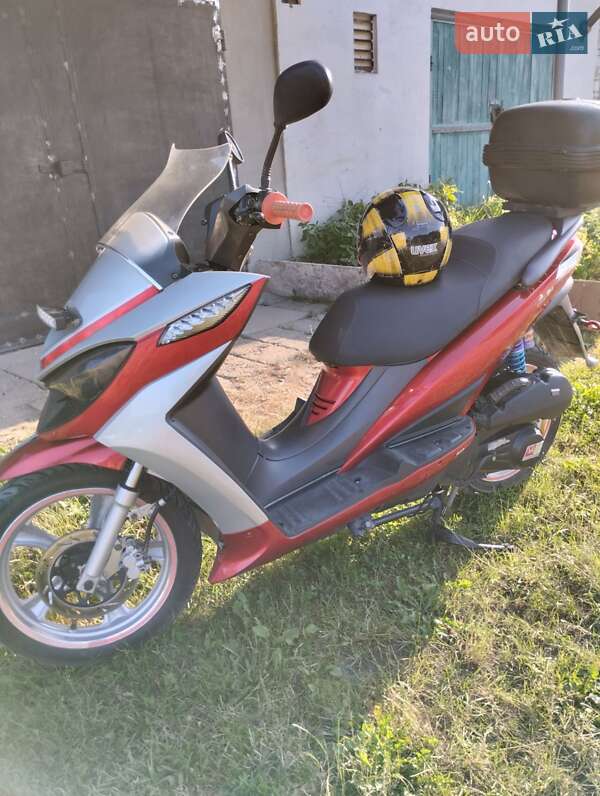 Макси-скутер YiBen YB 150T-15 2013 в Львове
